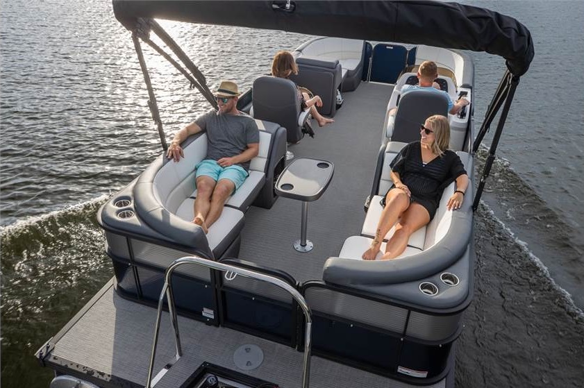 Rent a Pontoon Boat With Kids