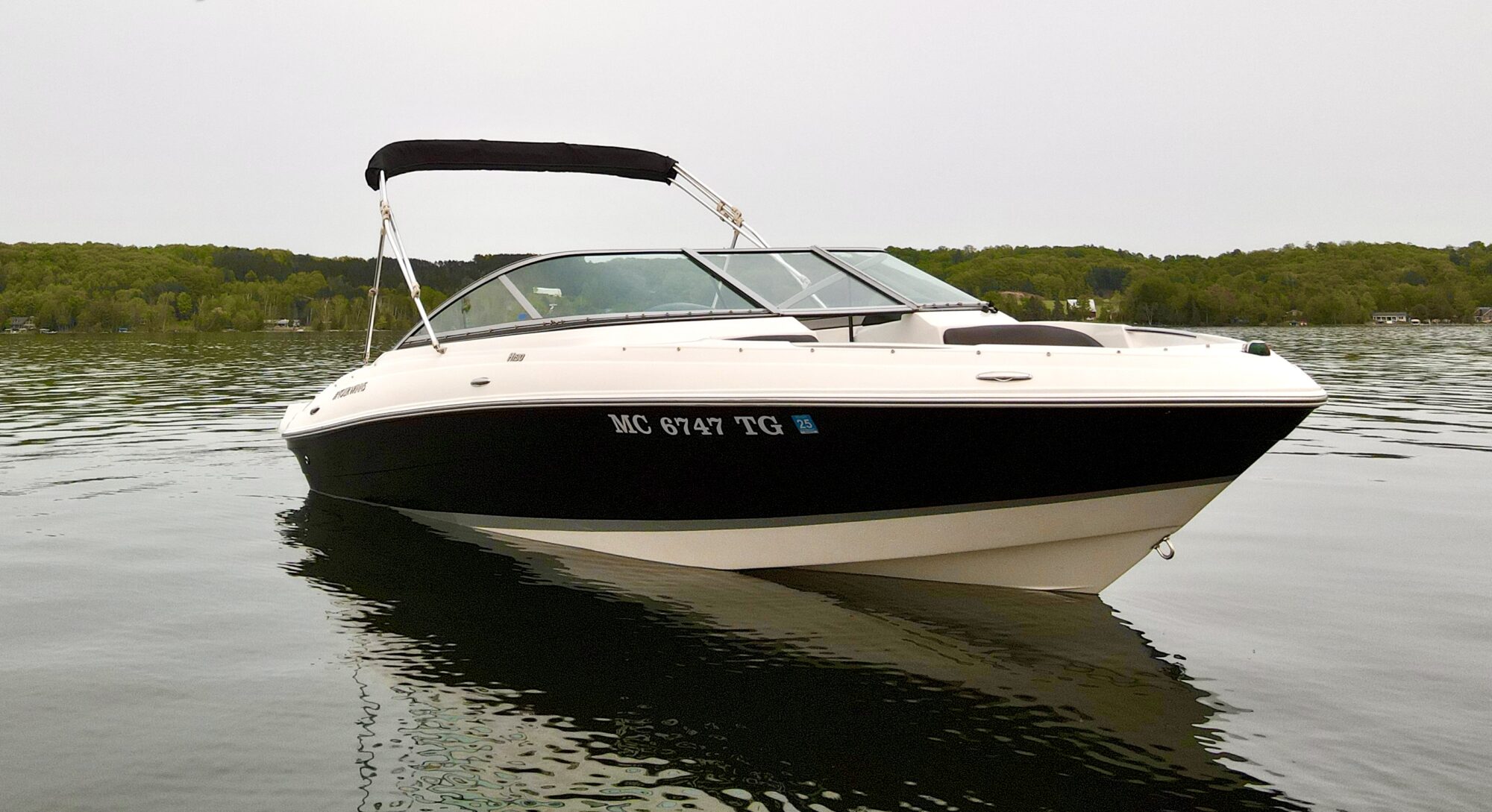 speed boat on glen lake